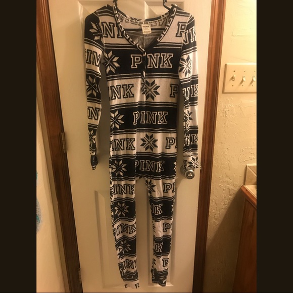 PINK Victoria's Secret Other - Pajama onesie